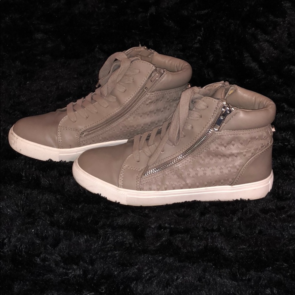 Steve Madden High Top Sneakers